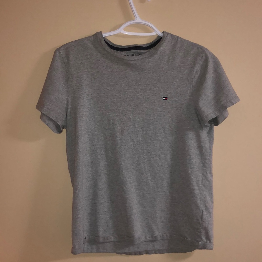 tee shirt from tommy Hilfiger